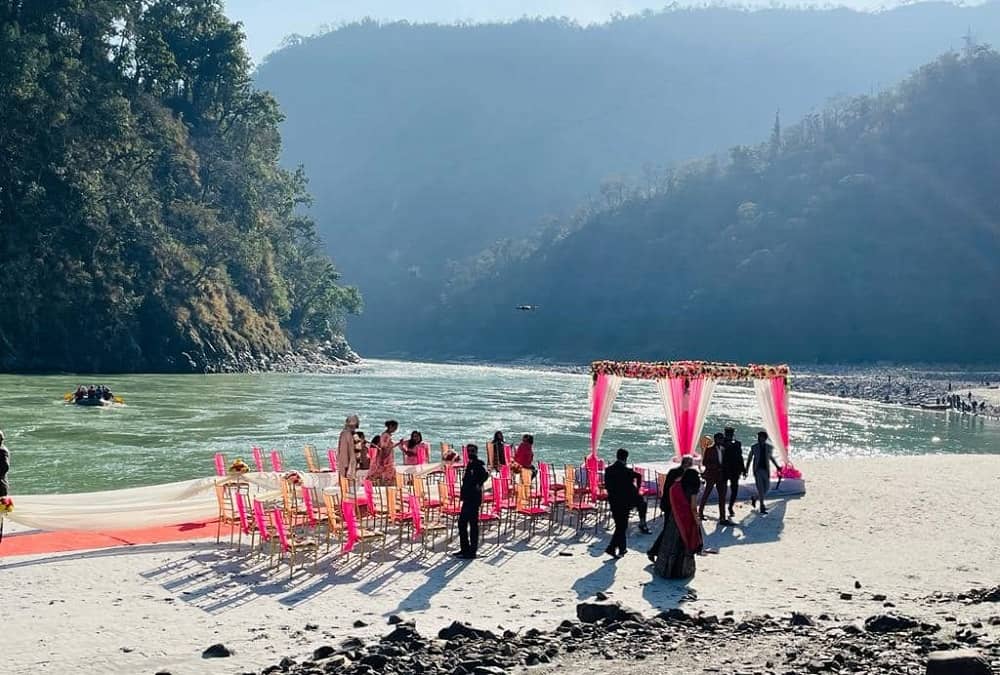 Sacred Vows by the Ganga – A Soulful Wedding in Rishikesh or Banaras