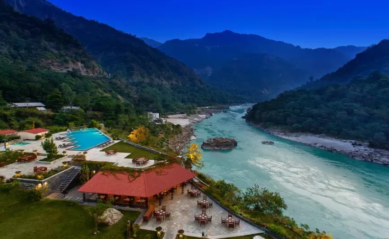 Sacred Vows by the Ganga – A Soulful Wedding in Rishikesh or Banaras