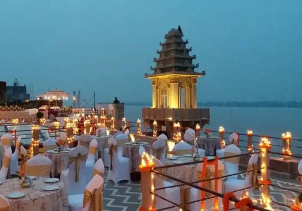 Sacred Vows by the Ganga – A Soulful Wedding in Rishikesh or Banaras